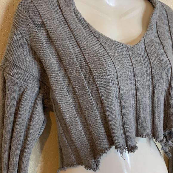 F21 Gray Cropped Sweater - Picture 2 of 6